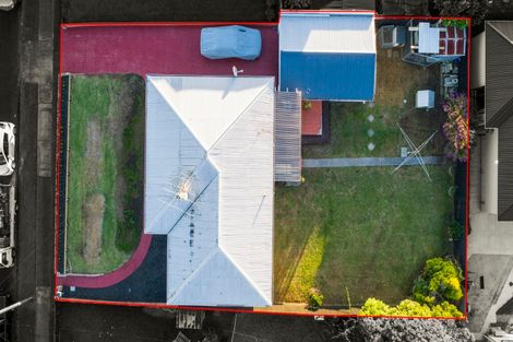 Photo of property in 37 Tiraumea Drive, Pakuranga, Auckland, 2010