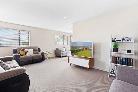 Photo of property in 72 Acacia Avenue, Rangiora, 7400