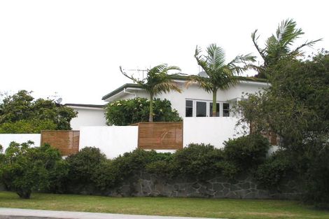 Photo of property in 2/4a Hart Road, Hauraki, Auckland, 0622