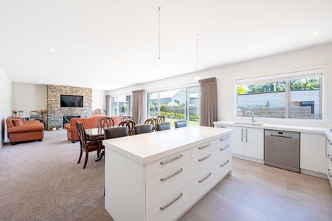 Photo of property in 7 Macandrew Lane, Wanaka, 9305