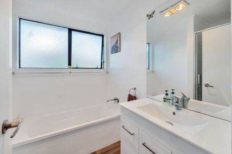 Photo of property in 206 Solar Road, Glen Eden, Auckland, 0602