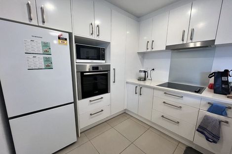 Photo of property in Apollo Apartments, 2/46g Rosedale Road, Rosedale, Auckland, 0632