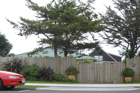 Photo of property in 1152 South Road, Oakura, 4314