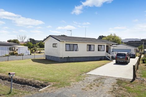 Photo of property in 27 Kowhai Avenue, Kaiaua, Miranda, 2473