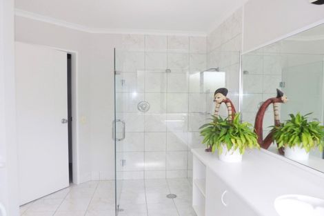 Photo of property in 8 Clifford Close, Levin, 5510