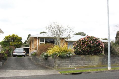 Photo of property in 20 Riversdale Drive, Merrilands, New Plymouth, 4312