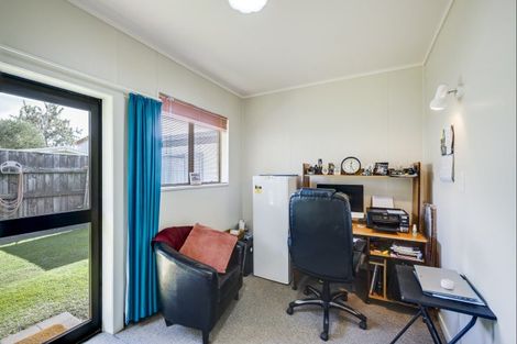 Photo of property in 3/17 Ngarimu Crescent, Taradale, Napier, 4112