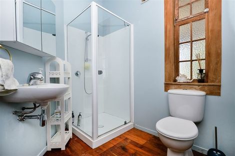 Photo of property in 344 Waitakere Road, Taupaki, Henderson, 0782