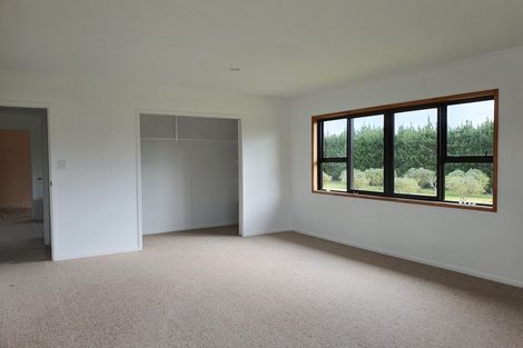 Photo of property in 144 Taupaki Road, Taupaki, Henderson, 0782