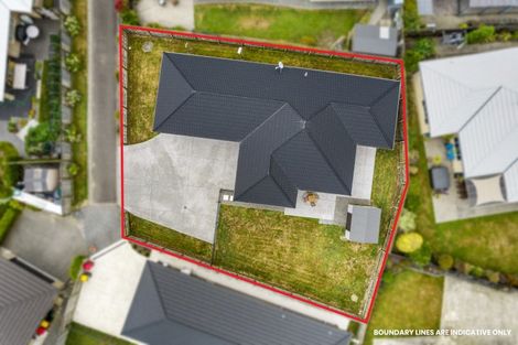 Photo of property in 13 Barry Curtis Place, Levin, 5510