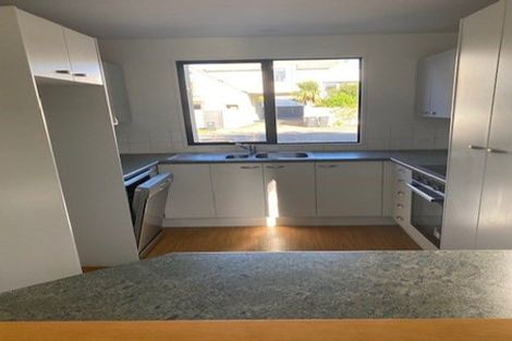 Photo of property in 32 Oakford Close, Riccarton, Christchurch, 8011