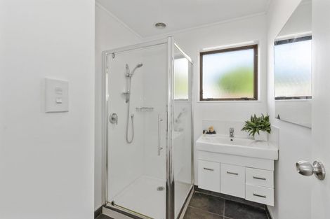 Photo of property in 2/237 Edmonton Road, Te Atatu South, Auckland, 0610