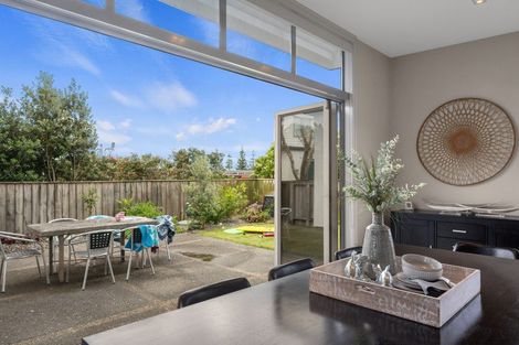 Photo of property in 5 Te Mauri Place, Omaha, 0986