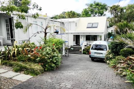 Photo of property in 27 Hastings Parade, Devonport, Auckland, 0624