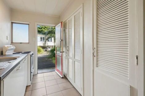 Photo of property in 2/31 Blease Street, New Lynn, Auckland, 0600