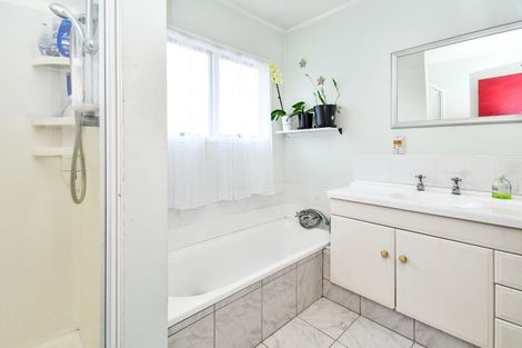 Photo of property in 43 Burundi Avenue, Clendon Park, Auckland, 2103