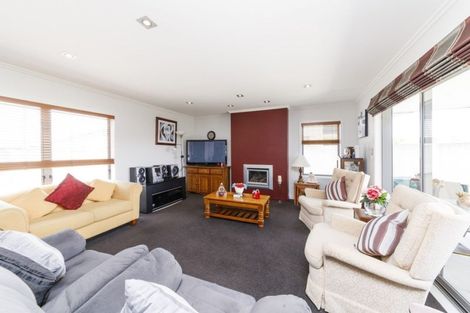 Photo of property in 23a Rosalie Terrace, Kelvin Grove, Palmerston North, 4414
