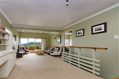 Photo of property in 25 Rayner Road, Piha, 0772