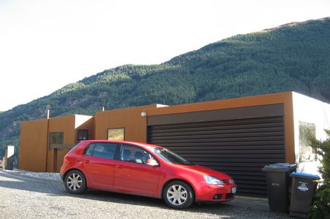 Photo of property in 1 Pine Lane, Sunshine Bay, Queenstown, 9300