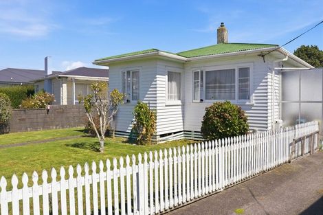 Photo of property in 278 Mangorei Road, Merrilands, New Plymouth, 4312