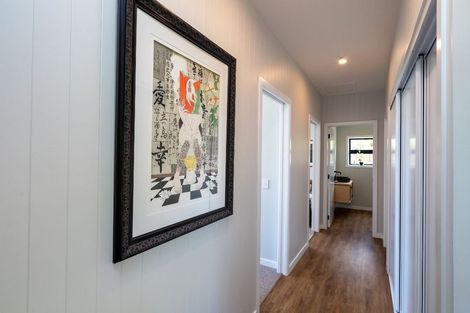 Photo of property in 33 Rauparaha Street, Waikanae Beach, Waikanae, 5036