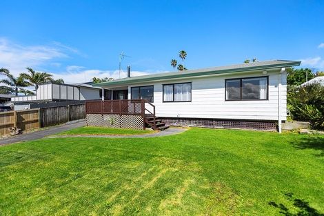 Photo of property in 12 Gilshennan Valley, Red Beach, 0932