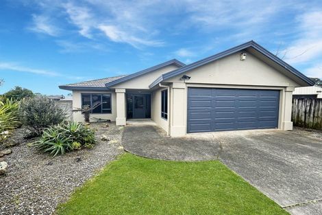 Photo of property in 37 Logan Way, Kelvin Grove, Palmerston North, 4414
