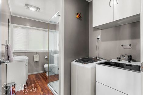 Photo of property in 1 Rigby Street, Whakapirau, 0583