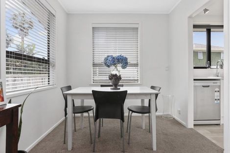 Photo of property in 15a Lillian Place, Orewa, 0931