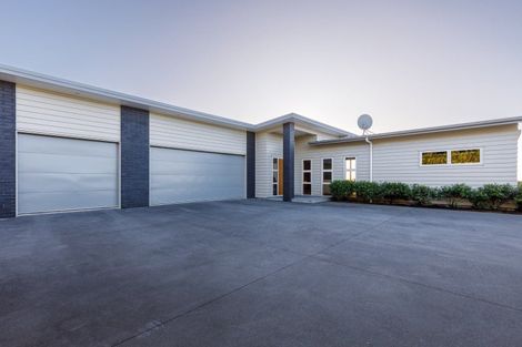 Photo of property in 576a Mangorei Road, Mangorei, New Plymouth, 4371