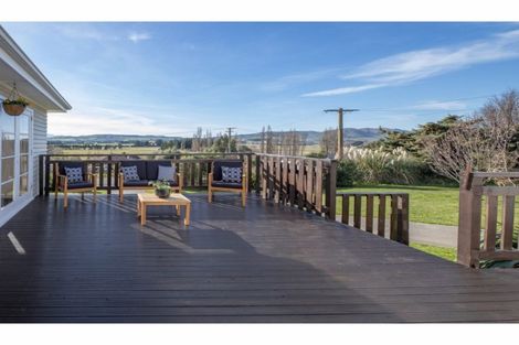 Photo of property in 19 Oxford Street, Waikari, 7420