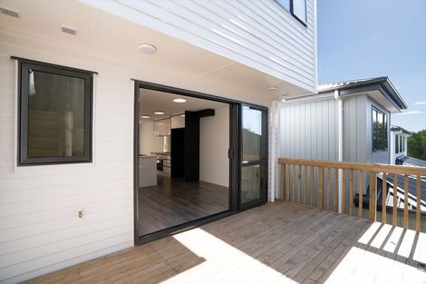 Photo of property in 16b Dianthus Place, Browns Bay, Auckland, 0630