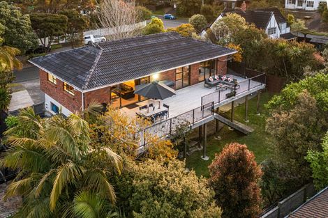 Photo of property in 4 Fitzpatrick Place, Chatswood, Auckland, 0626