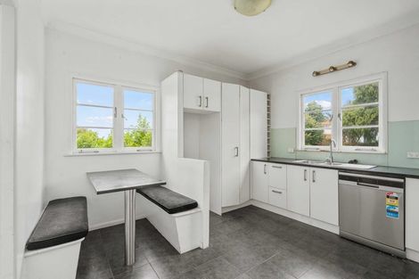 Photo of property in 11 Otahuri Crescent, Greenlane, Auckland, 1051