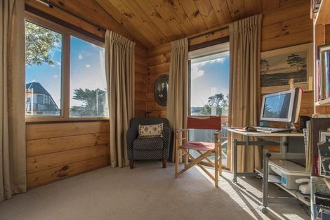 Photo of property in 166 Orangi Kaupapa Road, Northland, Wellington, 6012