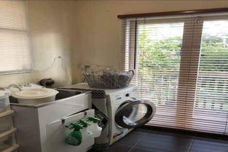 Photo of property in 8 Thuja Street, Green Bay, Auckland, 0604