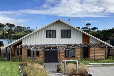 Photo of property in 10 Pekapeka Street, Raglan, 3225