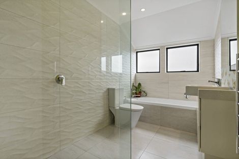 Photo of property in 17a Moana Avenue, Onehunga, Auckland, 1061