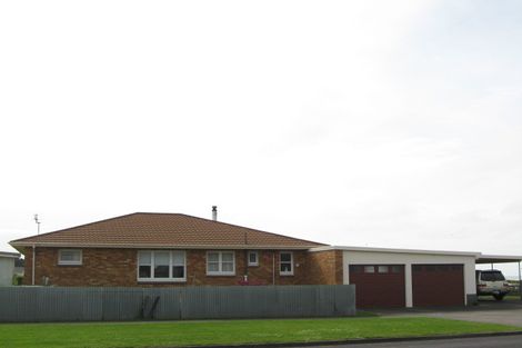 Photo of property in 2 Norman Street, Waitara, 4320