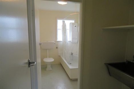 Photo of property in 1/136-138 Waddington Drive, Naenae, Lower Hutt, 5011