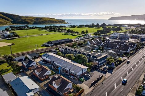 Photo of property in 3/35 Mana Esplanade, Paremata, Porirua, 5026