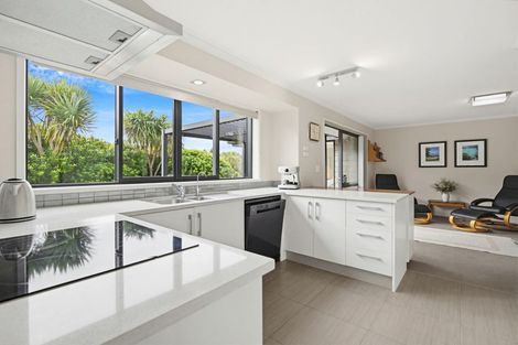Photo of property in 180 Saint James Drive, Huntington, Hamilton, 3210