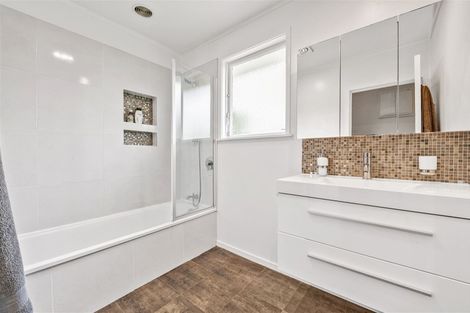 Photo of property in 40 Opal Avenue, Pakuranga, Auckland, 2010