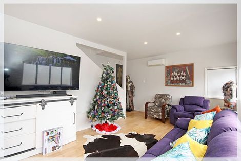 Photo of property in 16 Ocean Beach Street, Foxton Beach, Foxton, 4815