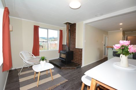 Photo of property in 51 Albertson Avenue, Port Chalmers, 9023