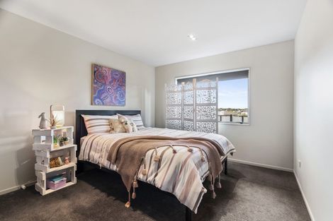 Photo of property in 53 Ina Ville Drive, Pukekohe, 2120