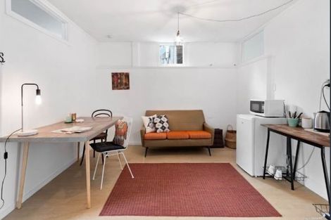 Photo of property in 37 Cameron Road, Waiuku, 2681