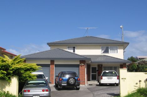 Photo of property in 11 Millstream Drive, Henderson, Auckland, 0610