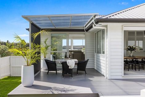 Photo of property in 56 Grovenor Drive, Orewa, 0931