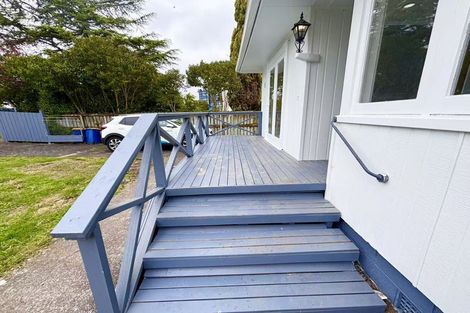 Photo of property in 28 Swanson Road, Henderson, Auckland, 0610